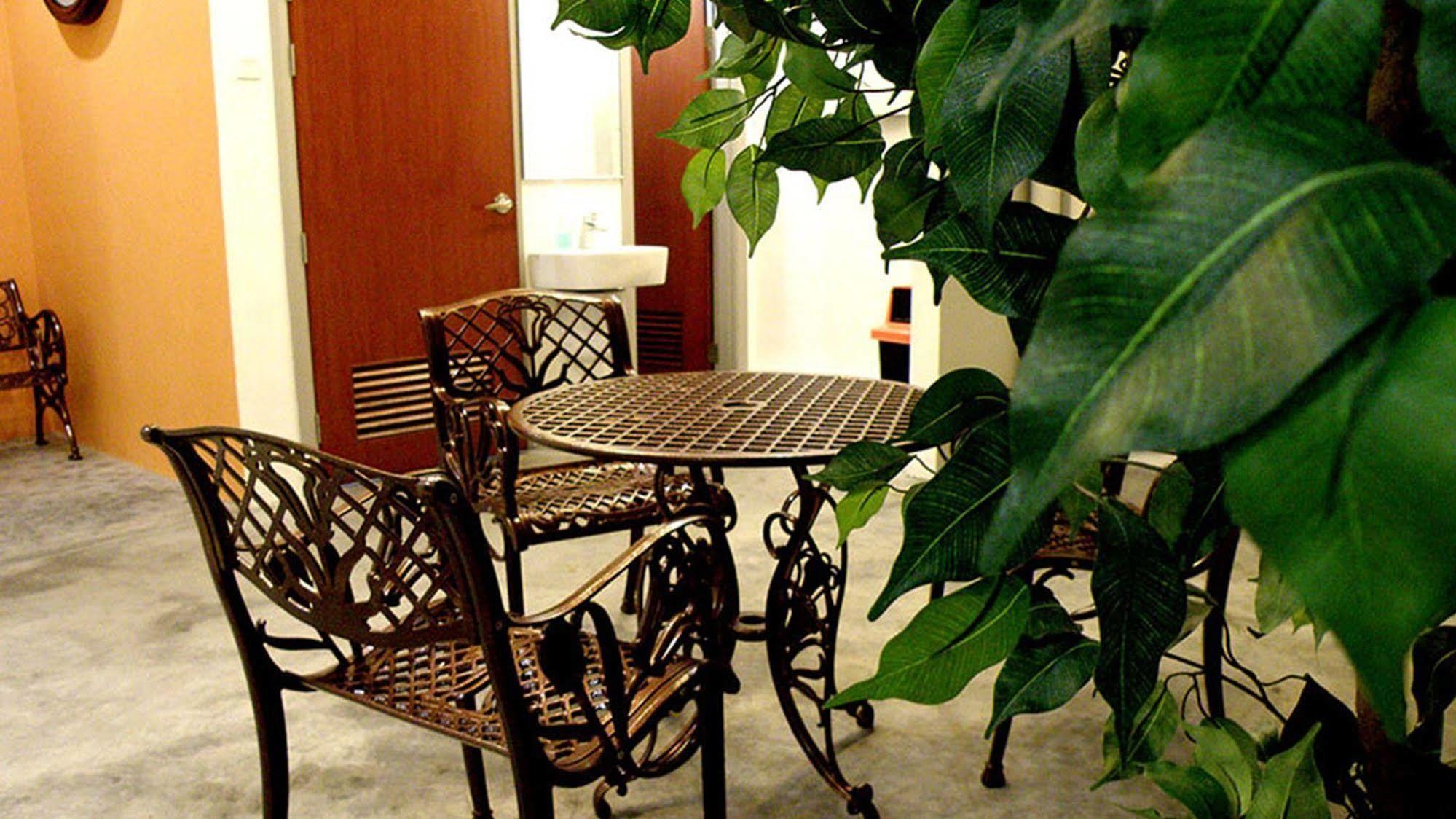 HelicoNia Hotel George Town Buitenkant foto