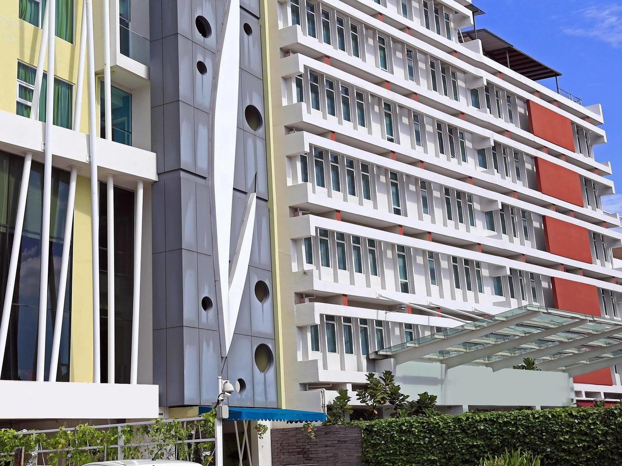 HelicoNia Hotel George Town Buitenkant foto