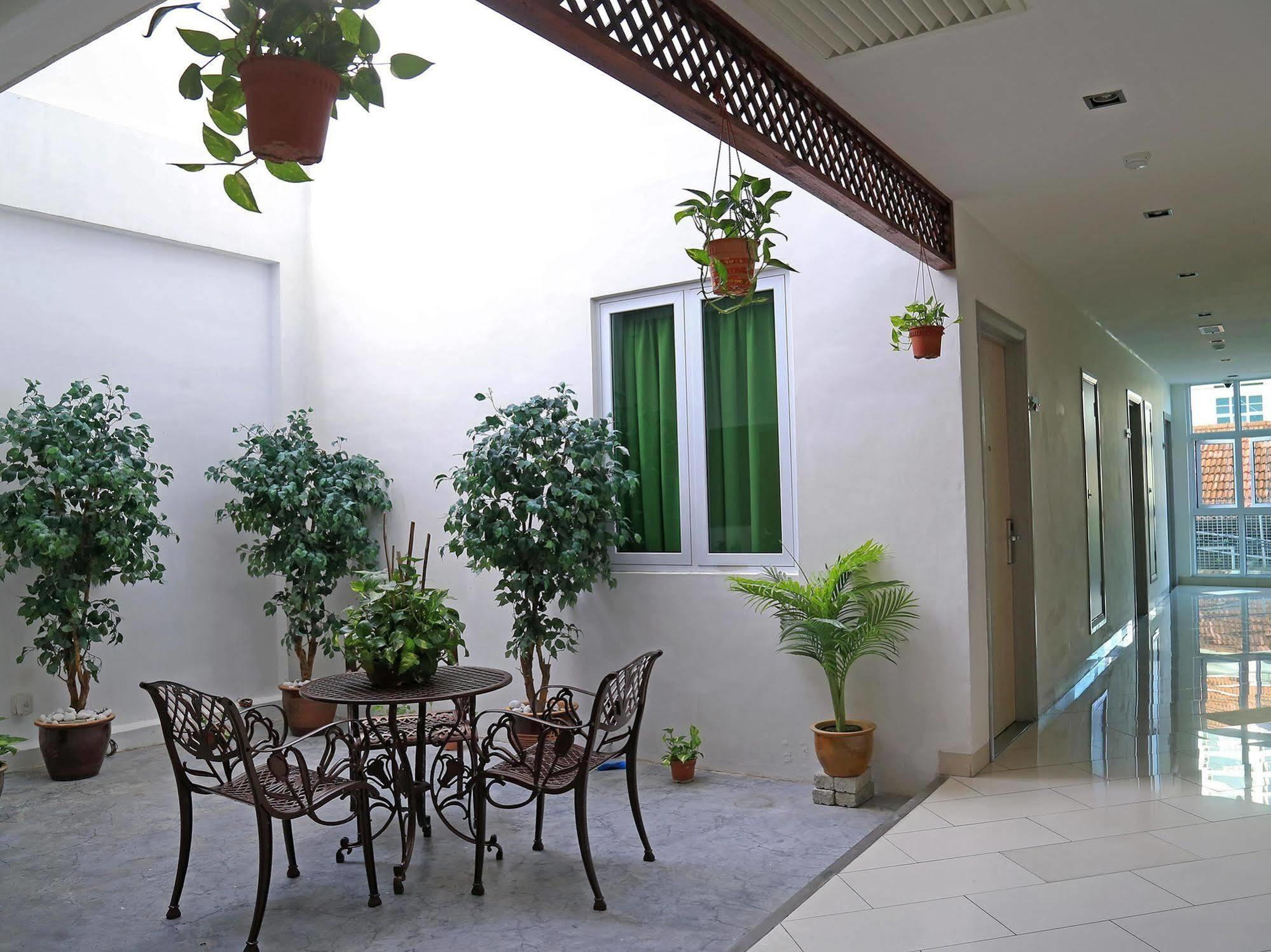 HelicoNia Hotel George Town Buitenkant foto